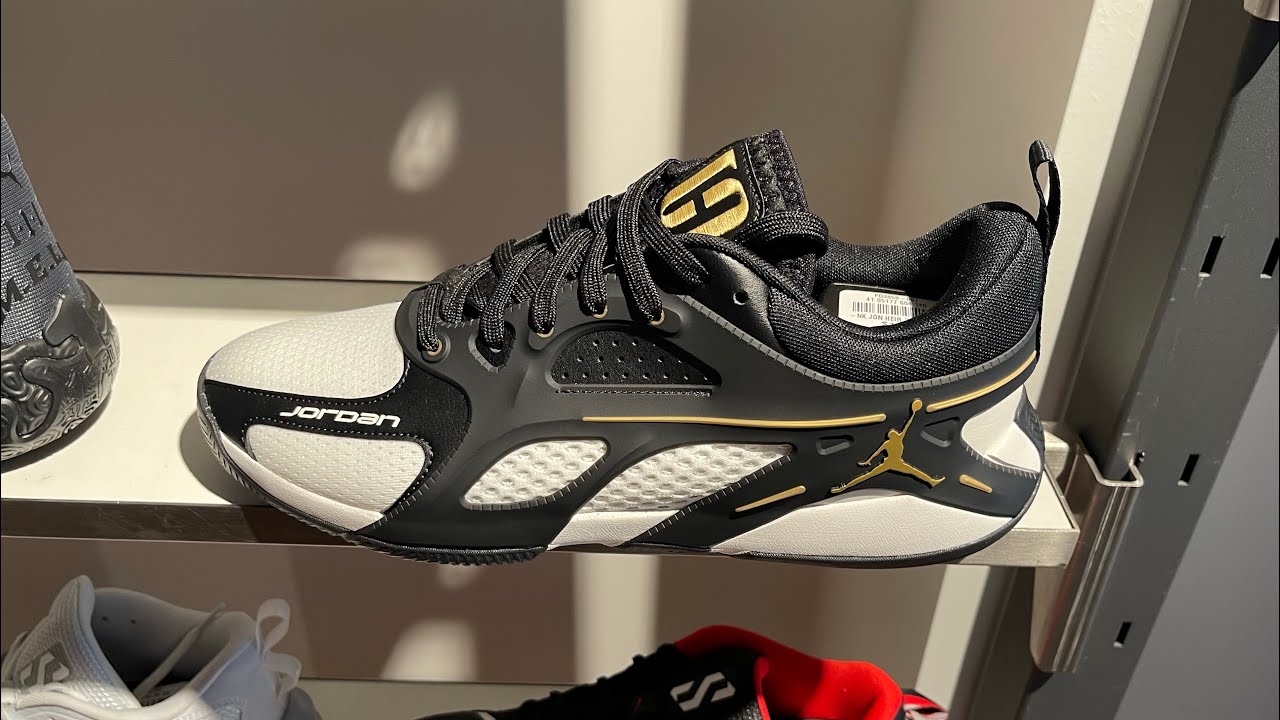 【NIKE】◆Jordan Heir Series PF Classic Black◆FQ3859-007◆ Nike Jordan Heir PF Classic Black Metallic Gold Sail Men