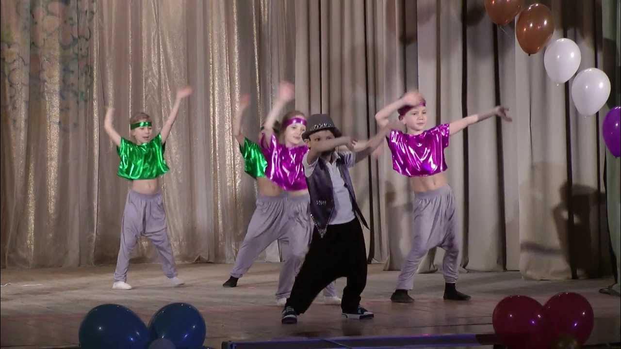 Учитель танцев песня. 124 школа танец учителей. Танец учителя с выпускниками. Песни учителя танцы. Учитель танцев песня.
