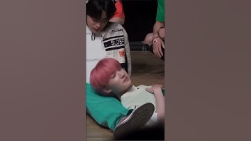 Thích lấy chân huyng làm gối #tempest #hanbin #tpst #shorts @TPSTOFFICIAL