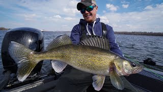 Jigging Blade Baits To Catch EARLY SPRING Fox River Walleyes | DePere WI