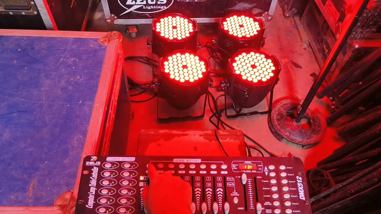 DMX 512 lighting controller creating program and chase