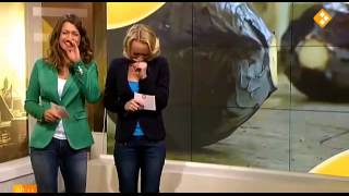 WNL - Eva en Merel slappe lach