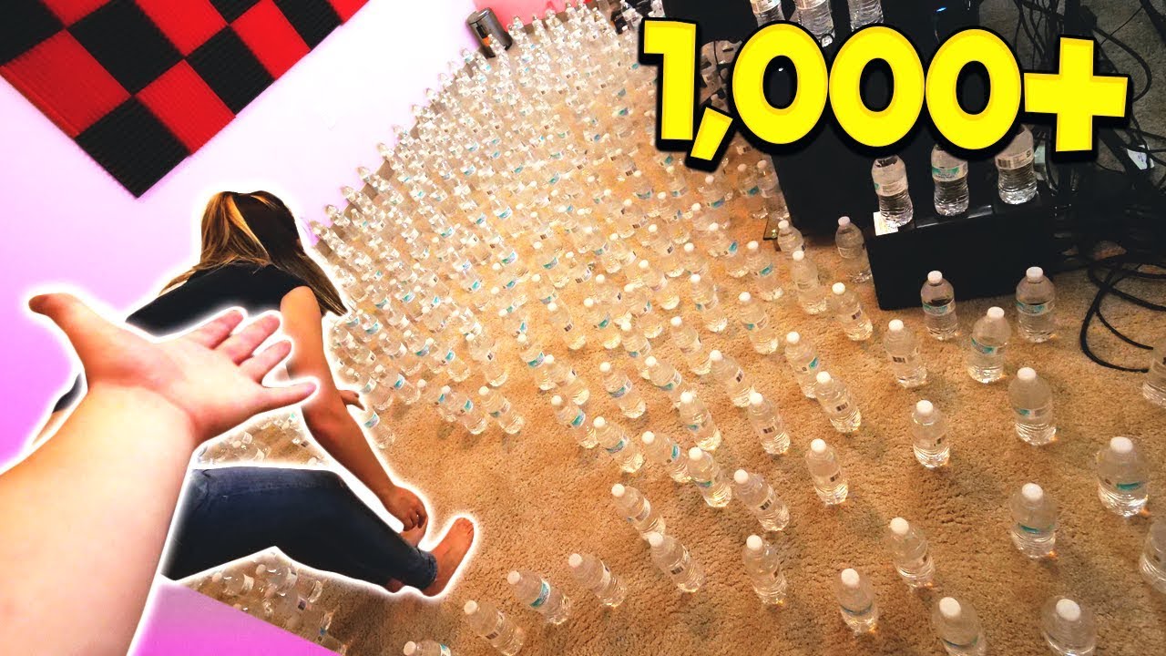 PRANKING FRIENDS WITH 1,000 WATER BOTTLES!