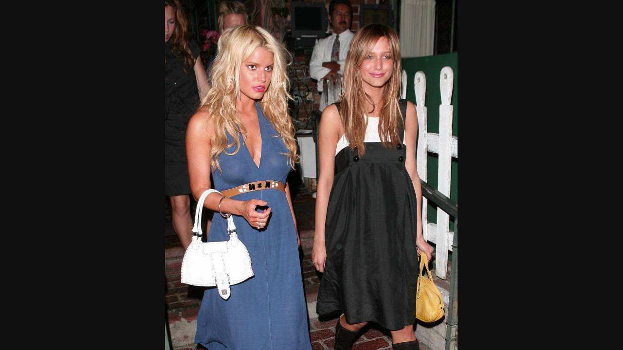 Jessica Simpson and Ashlee Simpson at Ivy - 073106 - PapaBrazzi Report