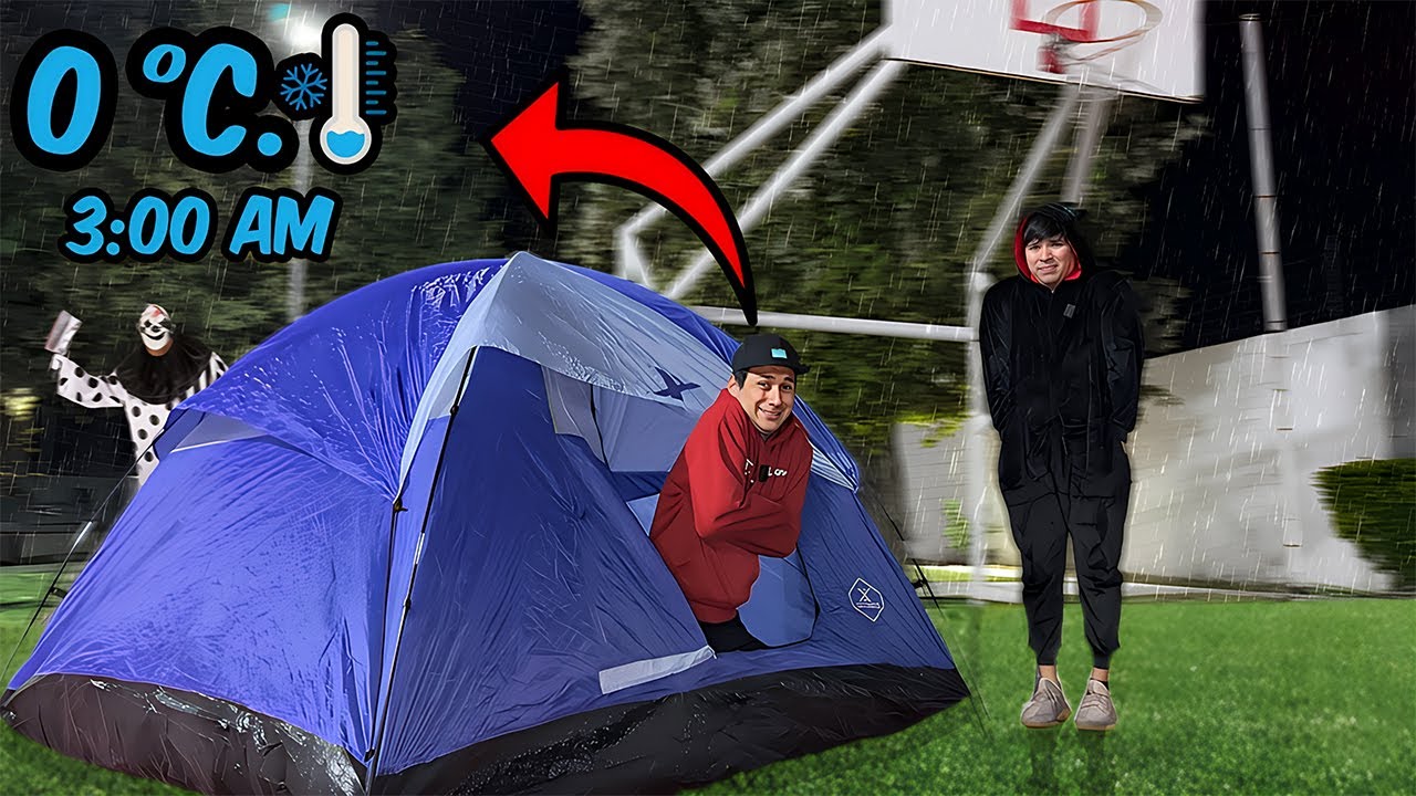 ACAMPAMOS UNA NOCHE EN UNA CANCHA de FUTBOL a 0 °C 😱 ¿Sobrevivimos?