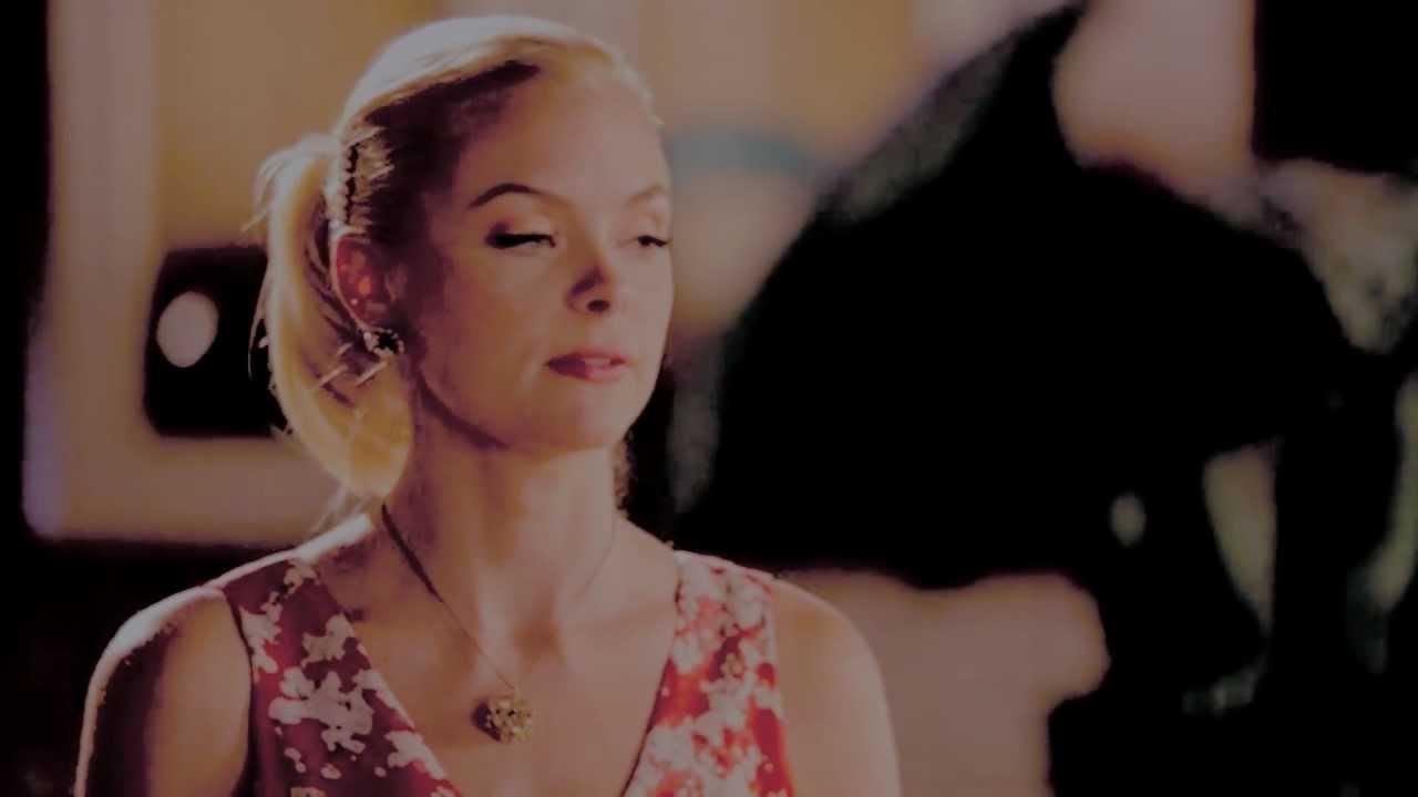 you don't know it but you should be walkin' away {{lemon/wade}}