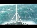 Rogue wave frappe le navire dans storm force 12  massif 