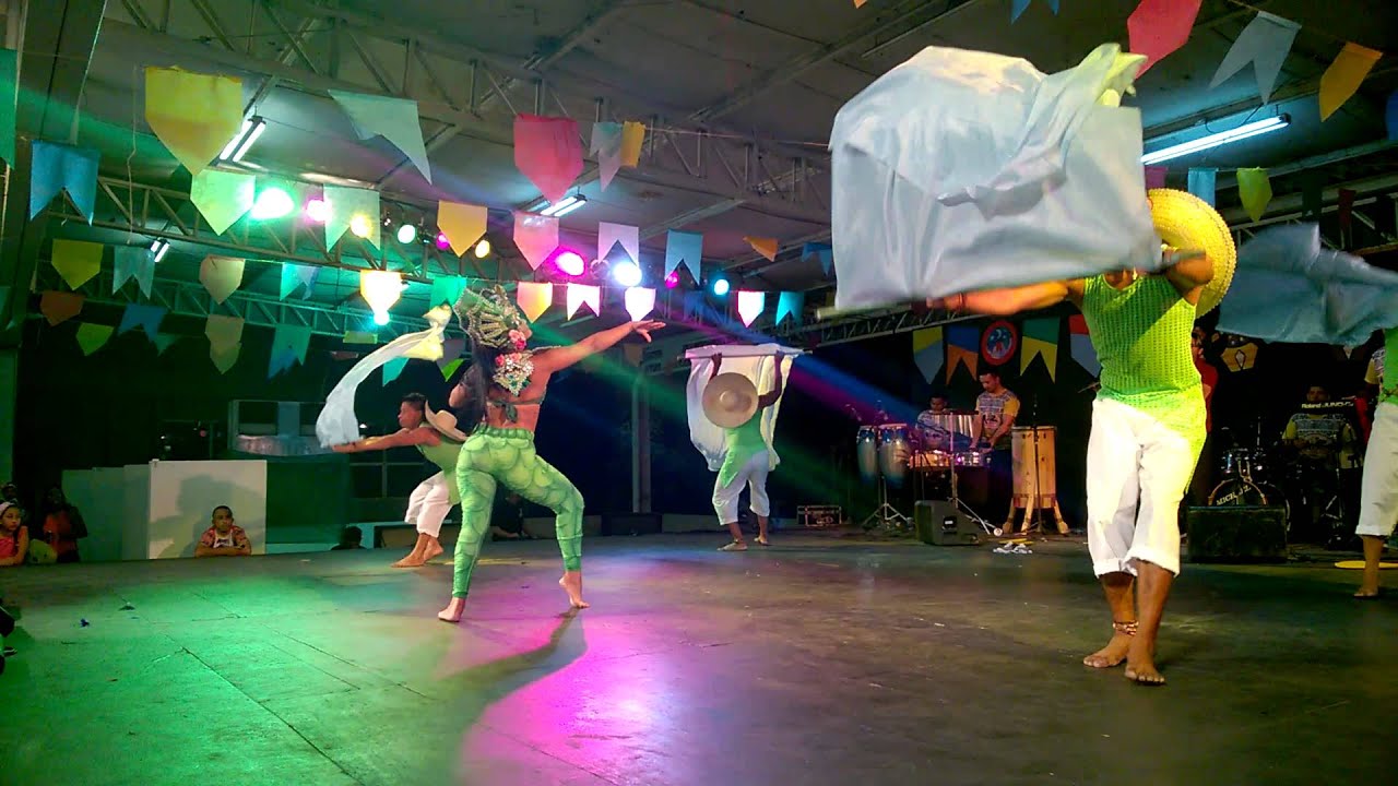 DANÇA DA YARA COM A CIA DE DANÇA MISTURA REGIONAL NO CENTUR 2015