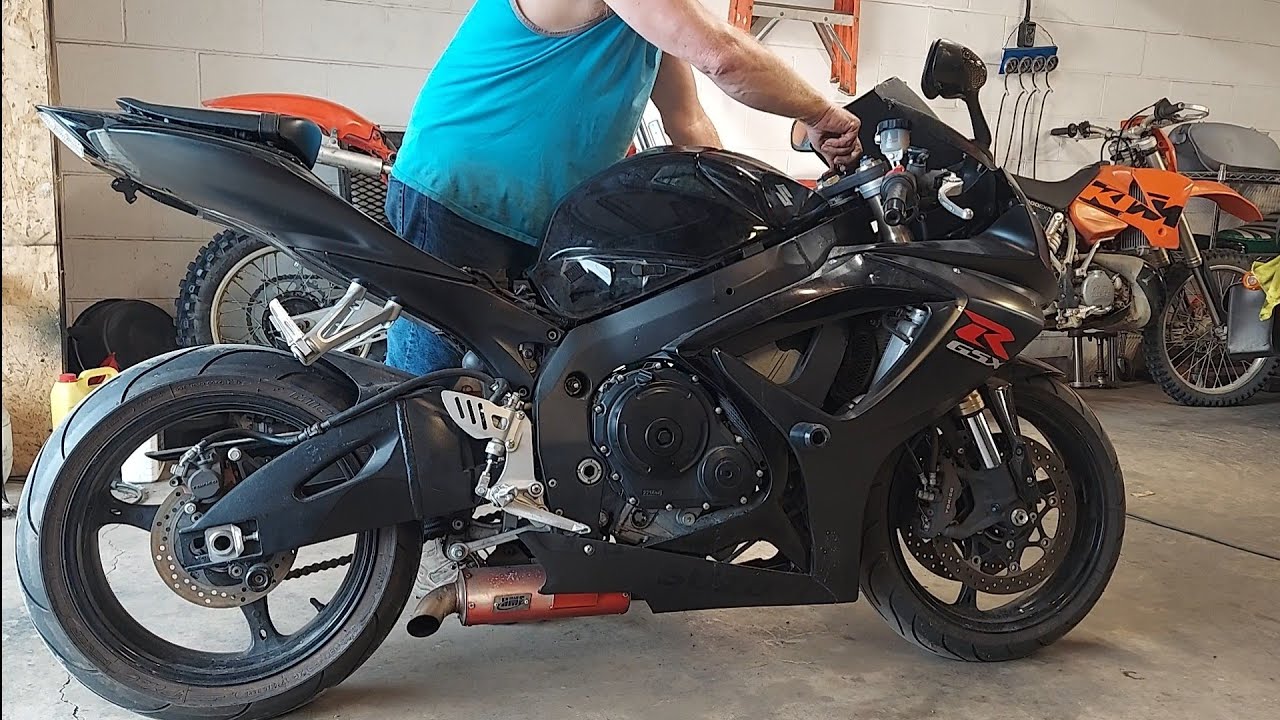 2007 Suzuki GSXR 600 First Start in years after cleaning tank and