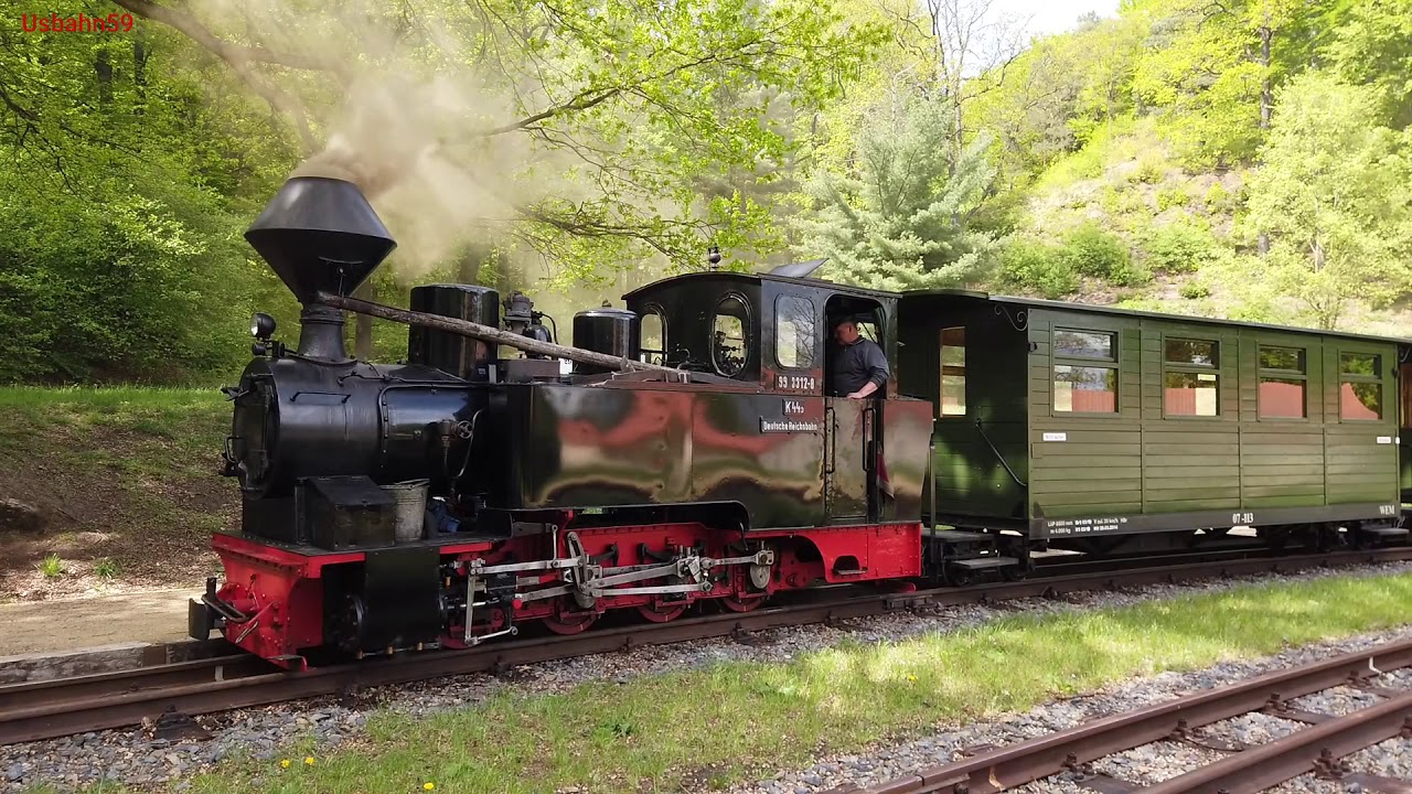 Waldeisenbahn Bad Muskau am 05.05.19 Lok 993312-8 auf der Strecke Weisswasser -  Bad Muskau