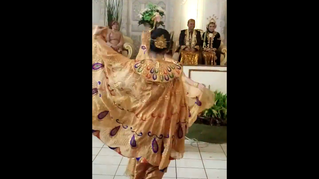 Tari merak kesenian jawa barat - YouTube