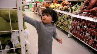 Nangis Kejer Ngacak Boneka di IKEA screenshot 2