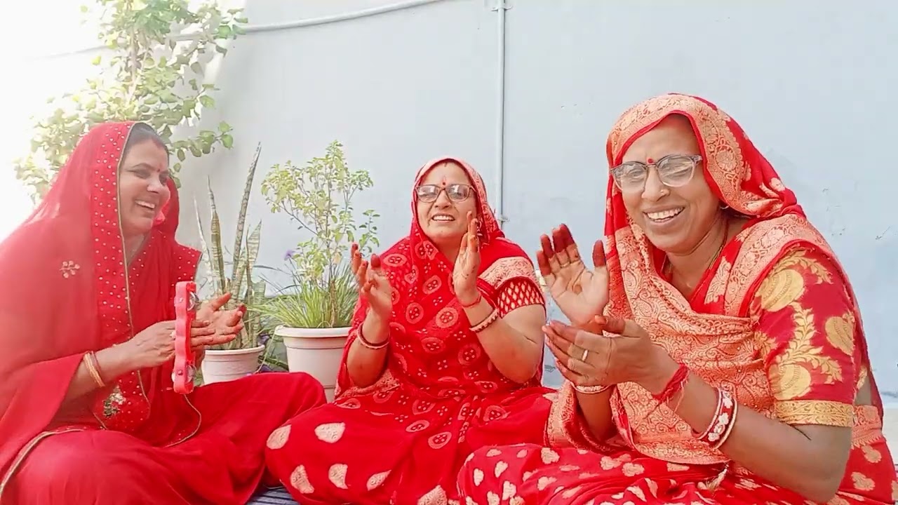 कार्तिक मास में गया जाने वाला# सुंदर और मनमोहक भजन#दूध दही की मटकी उठाई# कृष्णा गुजरी का मस्त भजन 🙏