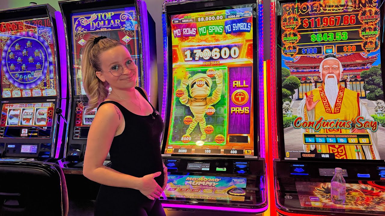 I'm Pregnant And Still Play Slot Machines For A Living!!!
