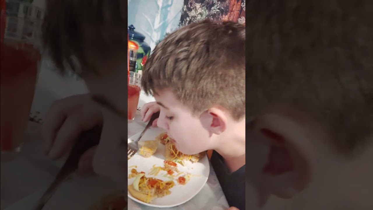 making Indian fried bread with my MOM (pt 2) 🐸