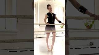 Beginner Pointe Warmup #everydayballet #balletathome #beginnerpointe