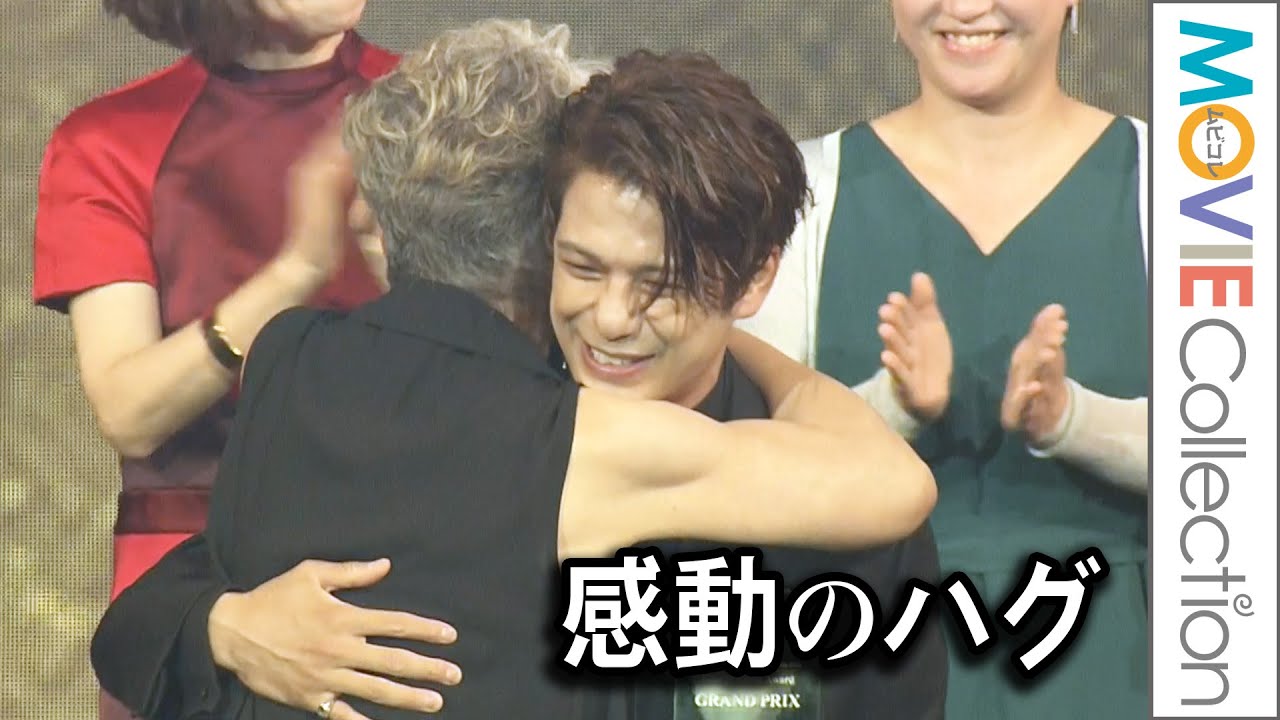 森崎ウィン、主演の中尾ミエと感動ハグ！初監督作『せん』でジョージ・ルーカス アワードに輝く／「ショートショート フィルムフェスティバル & アジア 2024」アワードセレモニー