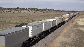 BNSF stack & Autorack train meet @ Crookton, AZ 5/18/21