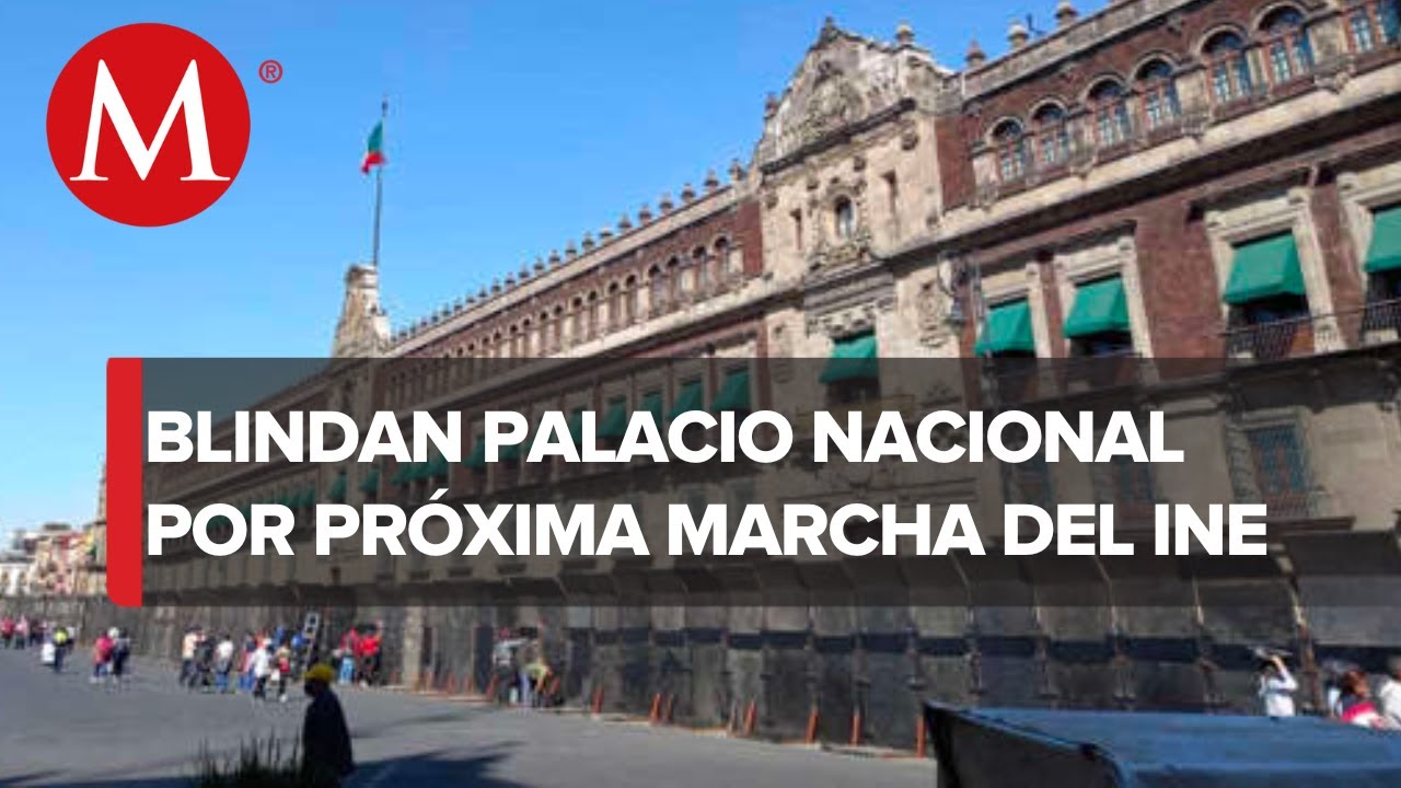 Colocan vallas en Palacio Nacional previo a marcha en defensa del INE