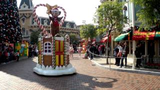 Christmas in hong kong disneyland: main street parade 1 13 dec
2011.mp4