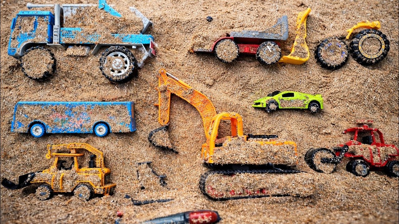 Menemukan Mainan Baru, exavator penggali, Kontainer, Mobil Pemadam, Bus Tayo, Truk Molen, Dump Truk