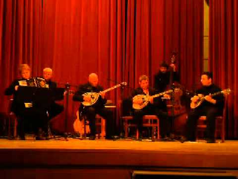 Music in Cyprus PANDOURIS Hassaposerviko.avi