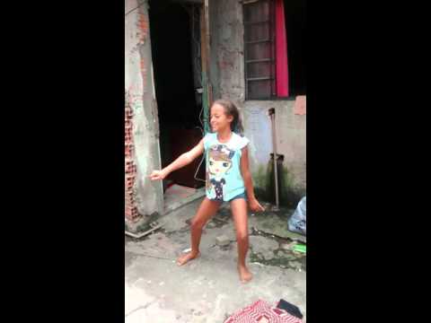 A neguinha da favela - YouTube