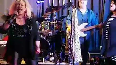 Me setting in with Vicki Reid Band Lovin Touchin S...