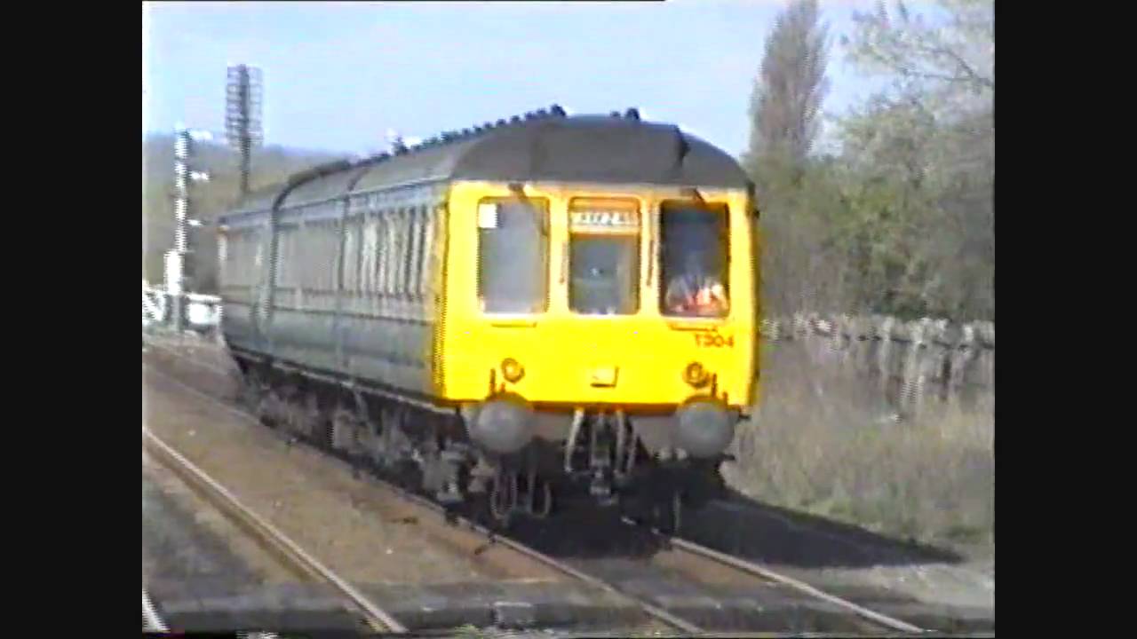 Class 117 DMU arrives & departs Sleaford for Skegness + Class 156 departs for Lincoln 10/04/93