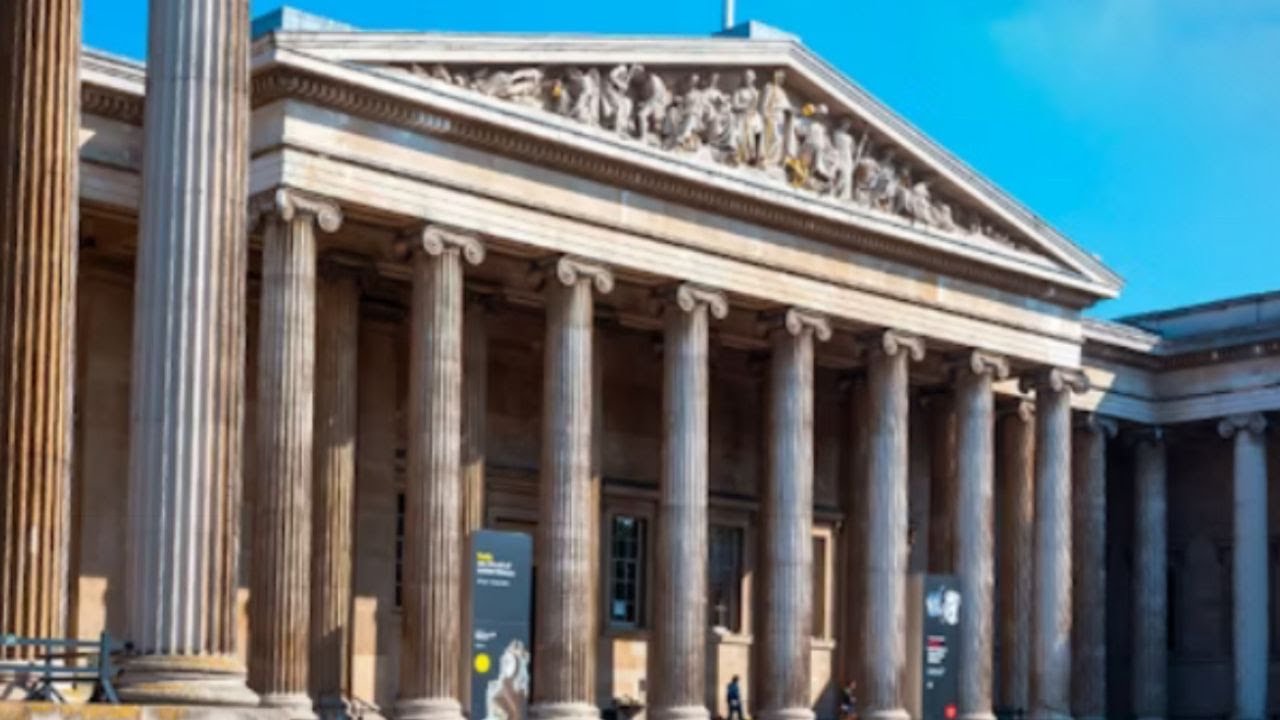 LONDON Walk BRITISH MUSEUM