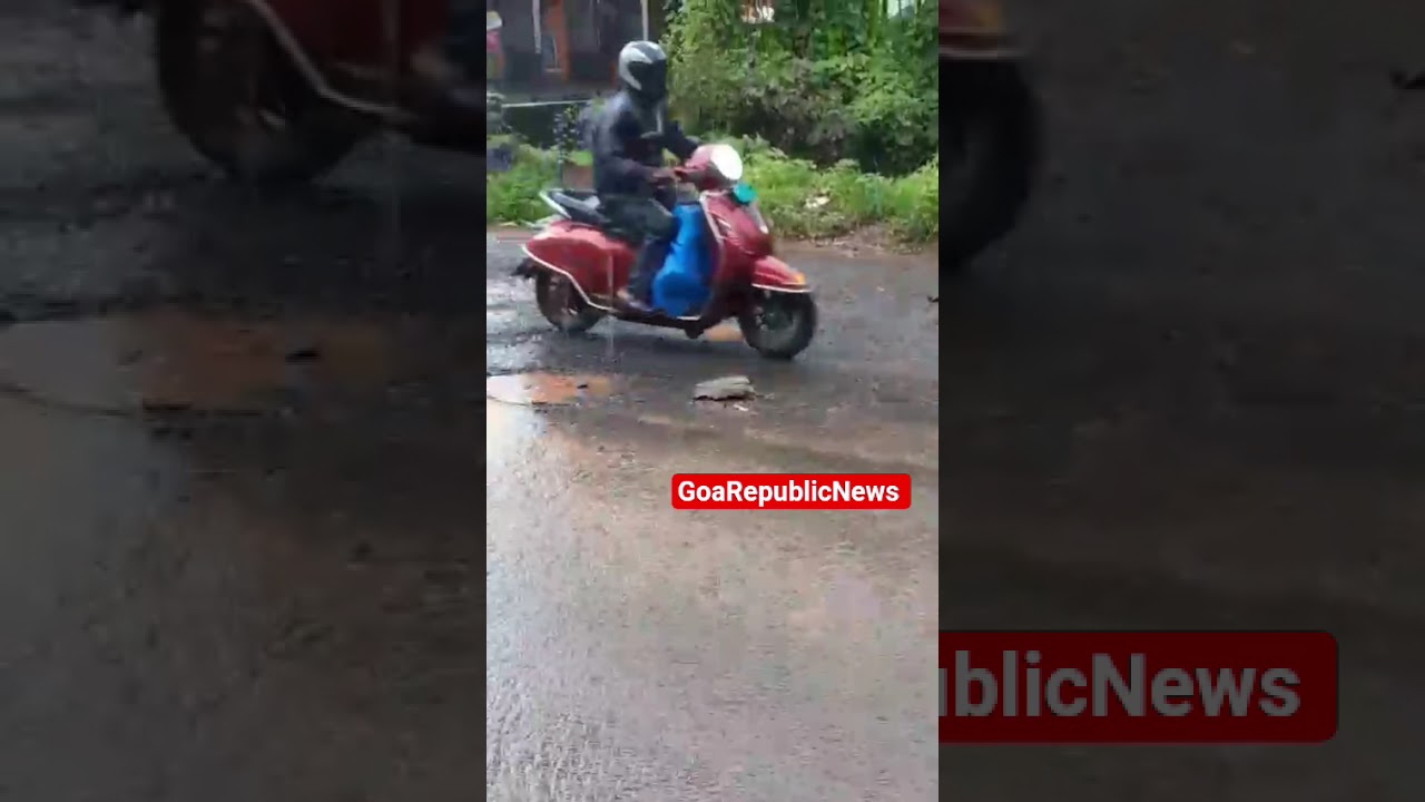 Pilerne😱Saligao Road Turns Hazardous for Riders Due to Deep PotholesTags 