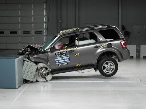 2009 Ford Escape moderate overlap IIHS crash test