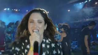 Lodovica Comello Dal Vivo Con 1 000 Musicisti Under Pressure Celebrazione Dei 10 Anni Di Rock