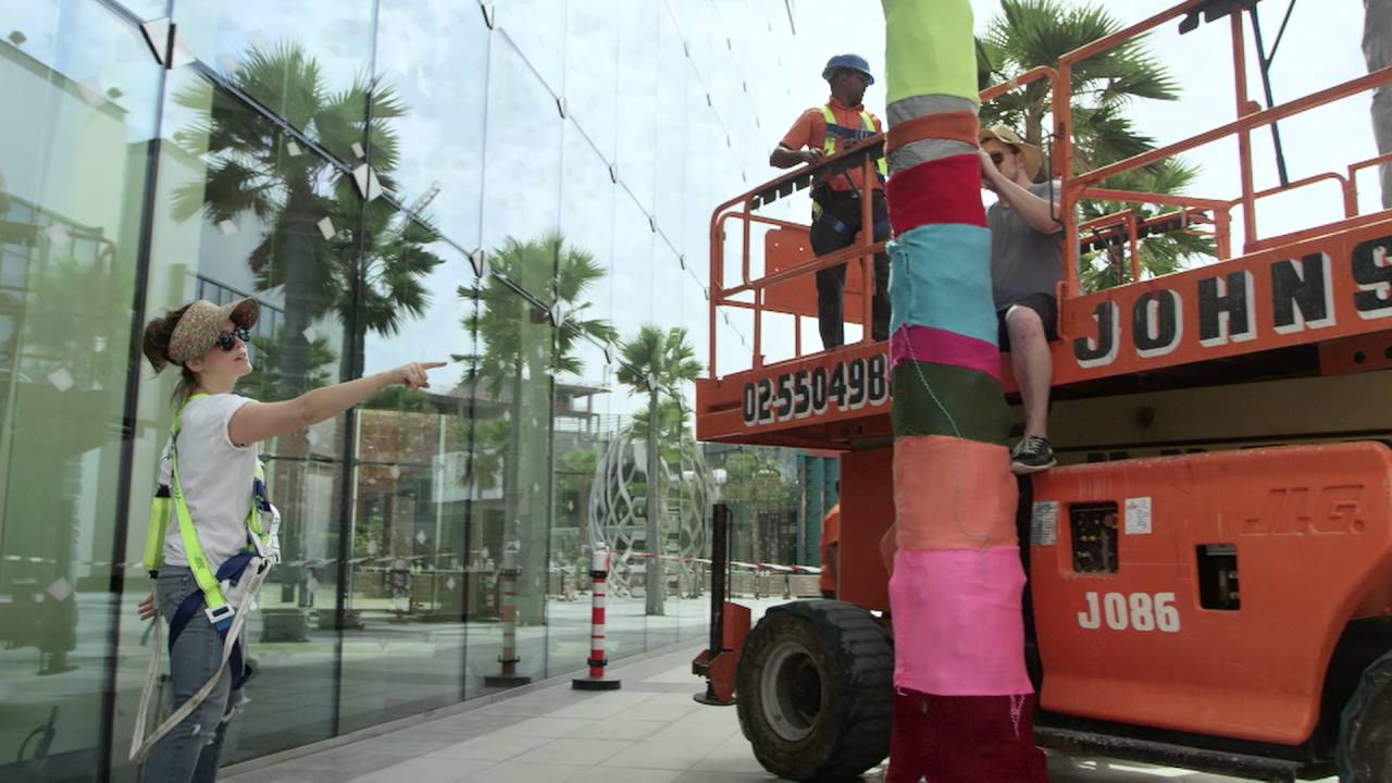 #DubaiWalls: Magda Sayeg covering the City Walk Dubai