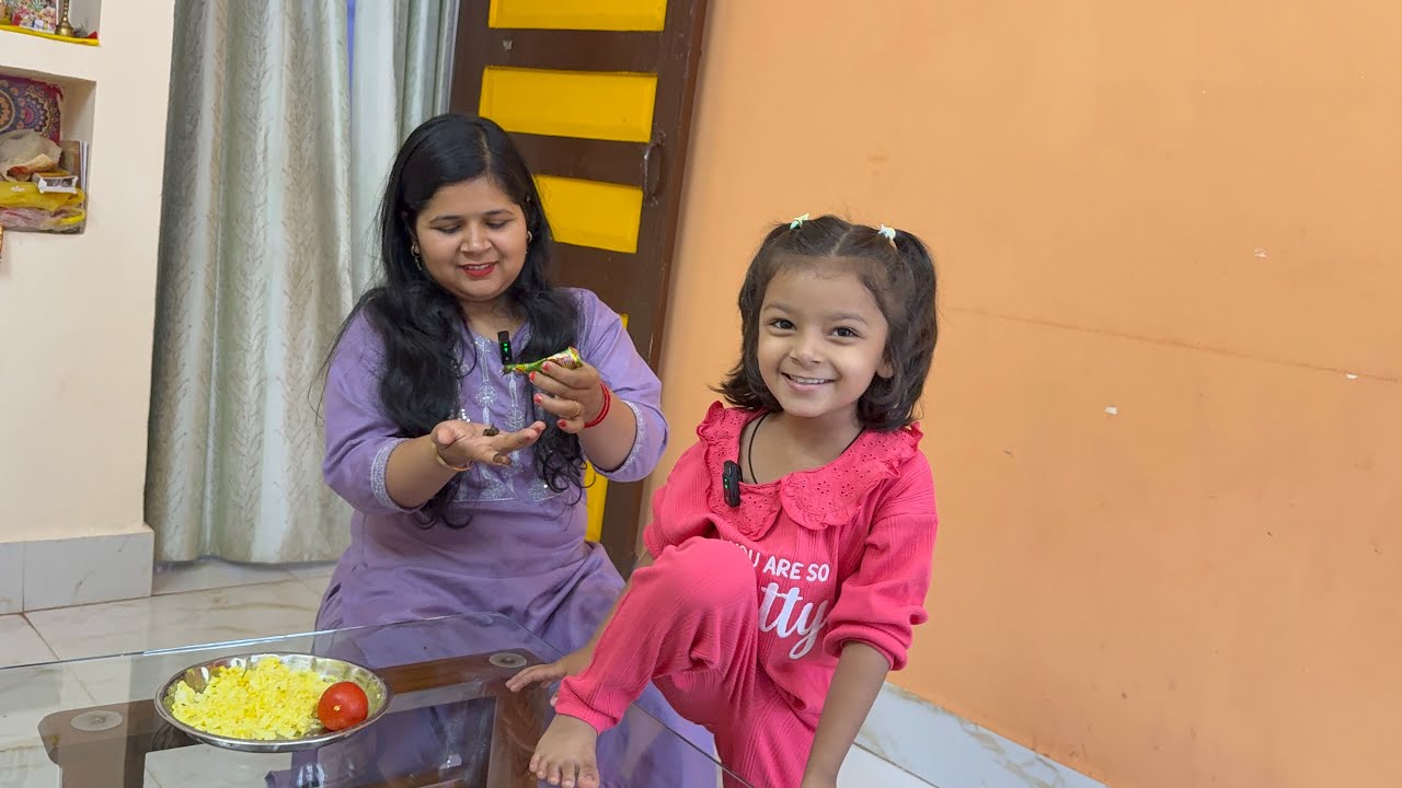 Tooktook mummy ko mehndi lgva rhi h bina bigade