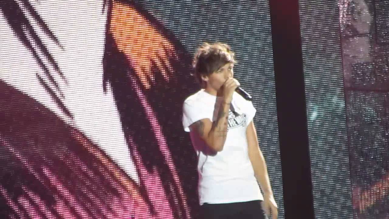 One Direction - Teenage Dirtbag (live) - Auckland {12/10/13}