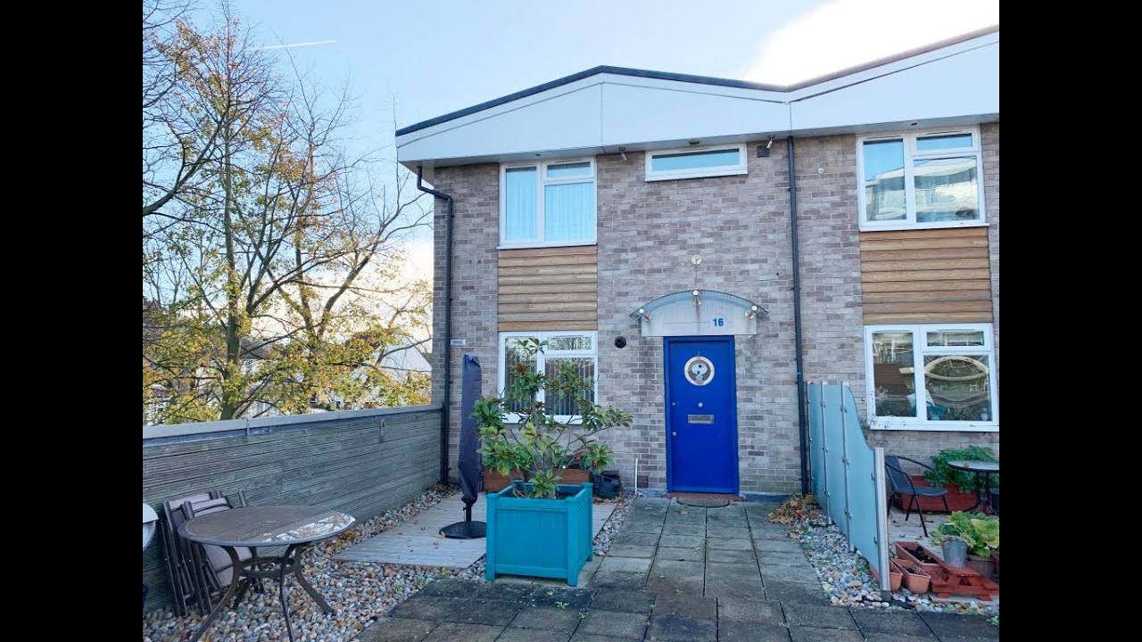 16 The Vineyards, Great Baddow, Chelmsford, Essex February Online