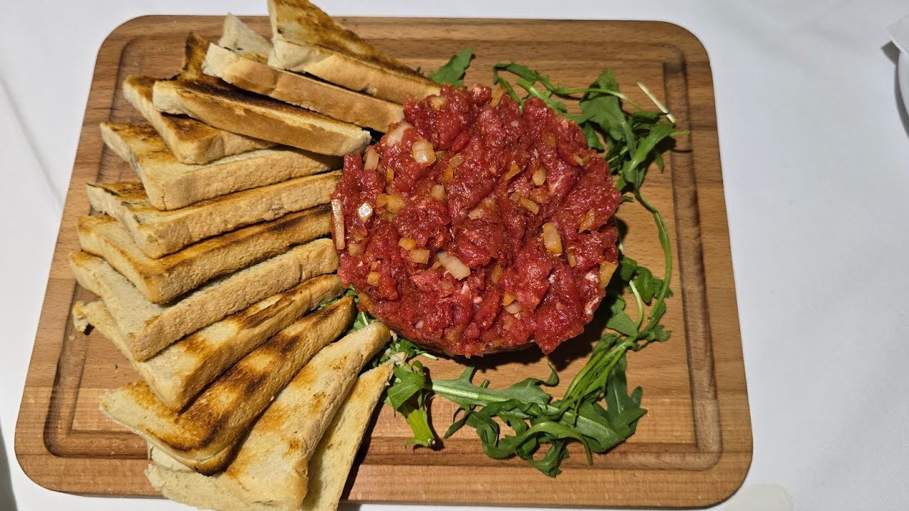 ŽIVA PLJESKAVICA U ZAJEČARU *RESTORAN GALERIJA* 