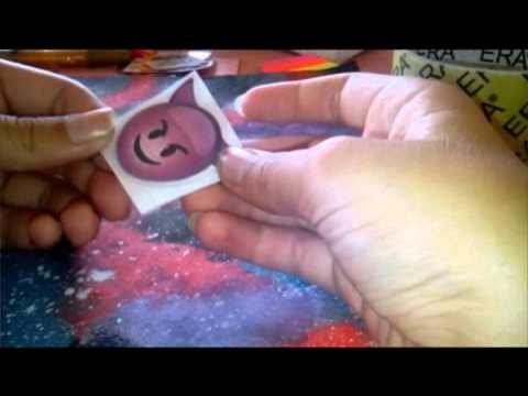 Стикеры своими руками из скотча. Наклейки вырезать. Идеи для самодельных наклеек. Наклейки из двухстороннего скотча. Как сделать наклейку из двухстороннего скотча.