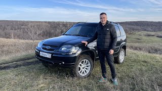 :  Chevrolet Niva  Lada 4x4.    