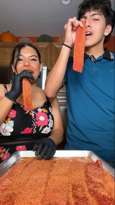 Cuero de sandía con Tajín ￼