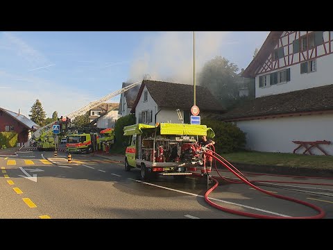 Oberrieden ZH: Feuer verursacht grossen Schaden