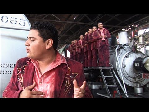 Watch the video for Por que te amo