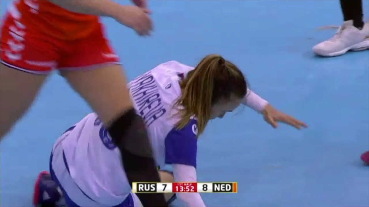 Simulating fouls 2 | Video analysis | IHF Education Centre