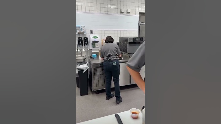 This Restaurant Employee made a big mistake 😂