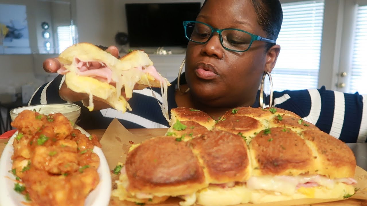 HAM AND CHEESE SLIDERS WITH SPICY CHICKEN BITES COOKING AND EATING