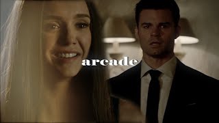 Elijah & Elena | Arcade Resimi