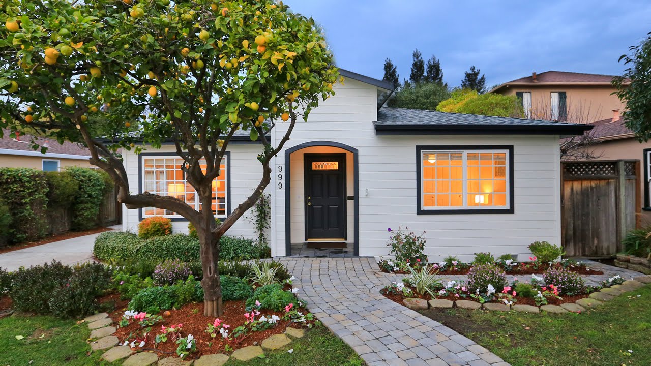 999 Orange Avenue in San Carlos