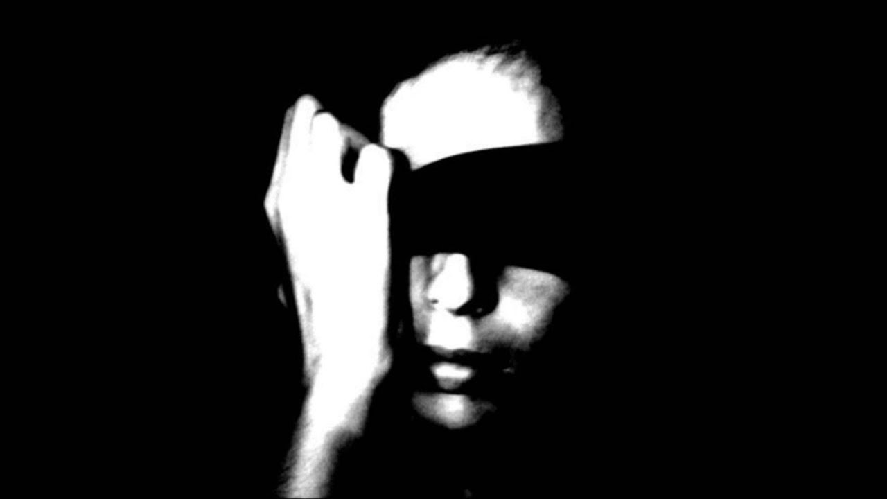 Tricky ft. Francesca Belmonte - Nothings Change 
