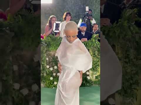 Doja Cat Is Showing Off Her Met Gala Look! 😍